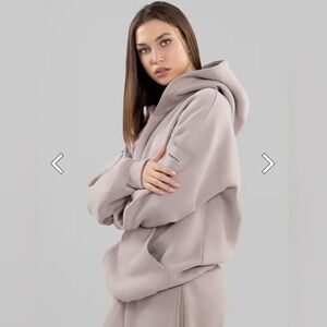 Comfrt Travel Essentials Hoodie Bark Tan Large NWT Zippers Oversized Fleece Cozy